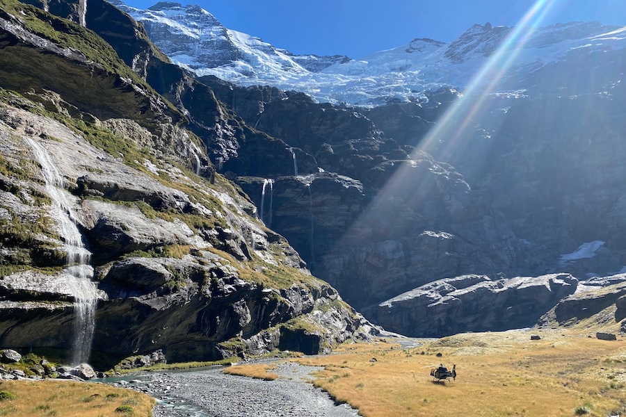 Landscape shot of massive hanging glacier on the slopes of Mt. Earnslaw/Pikirakatahi in New Zealand's Otago region